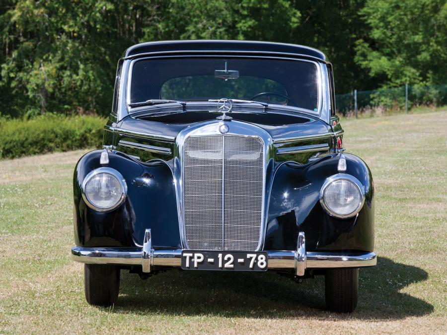  Mercedes-Benz 220 Coupe 1954 года  (фото 13 из 19)